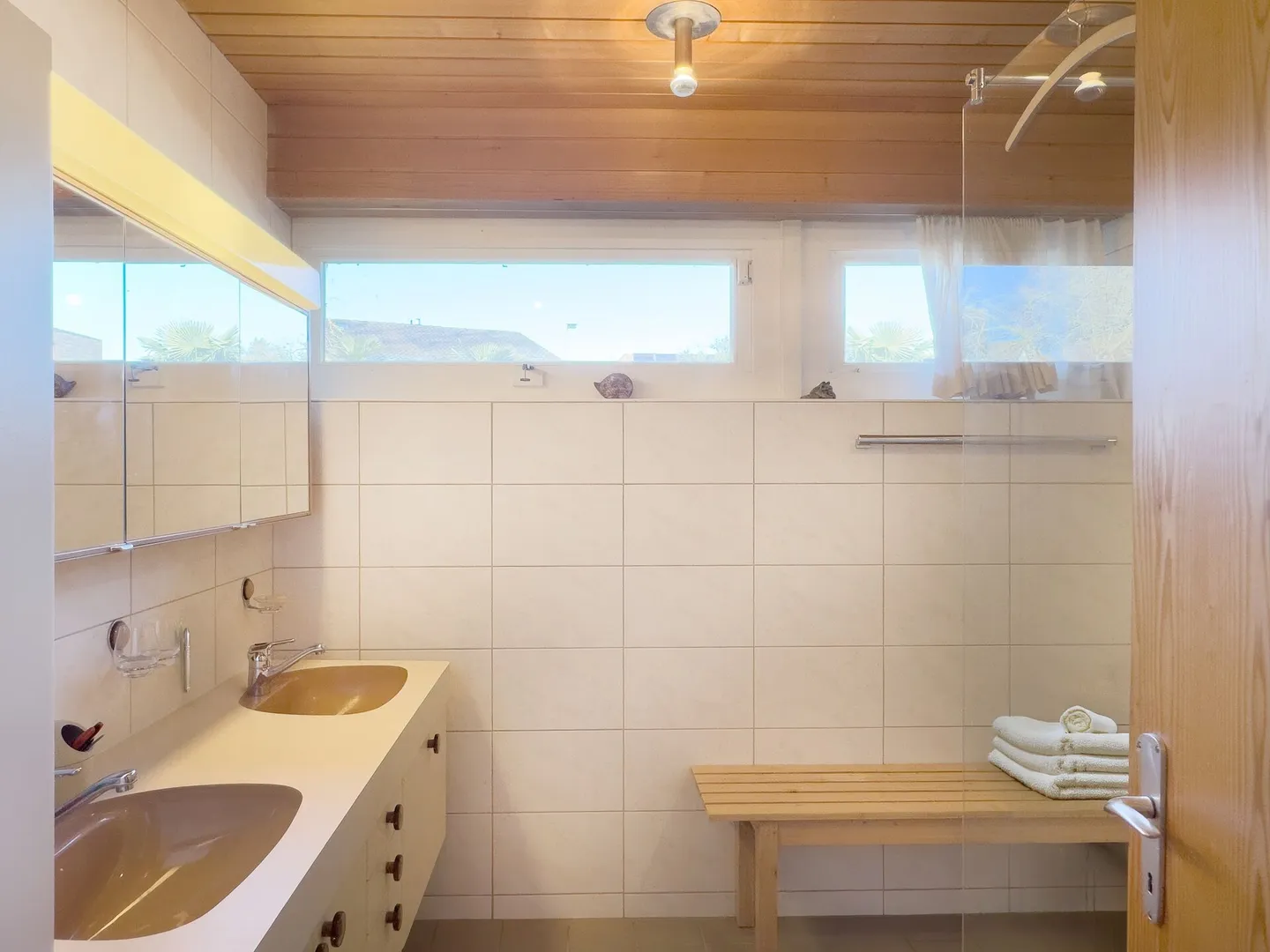 Maison individuelle de 7 pièces avec jardin d'hiver luxueux, bel environnement et piscine extérieure - Photo 20 sur 43