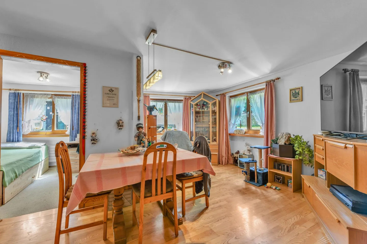 Una casa piena di vita nel cuore della Bündner Herrschaft - Foto 16 di 29