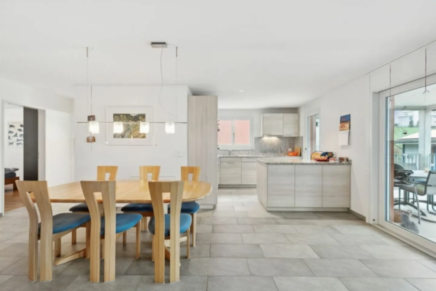 Attractive 4.5-room apartment with spacious loggia - Photo 3 of 7