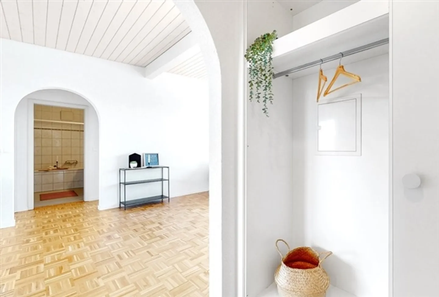 3.5-room penthouse apartment with two terraces and private laundry room - Photo 5 of 12