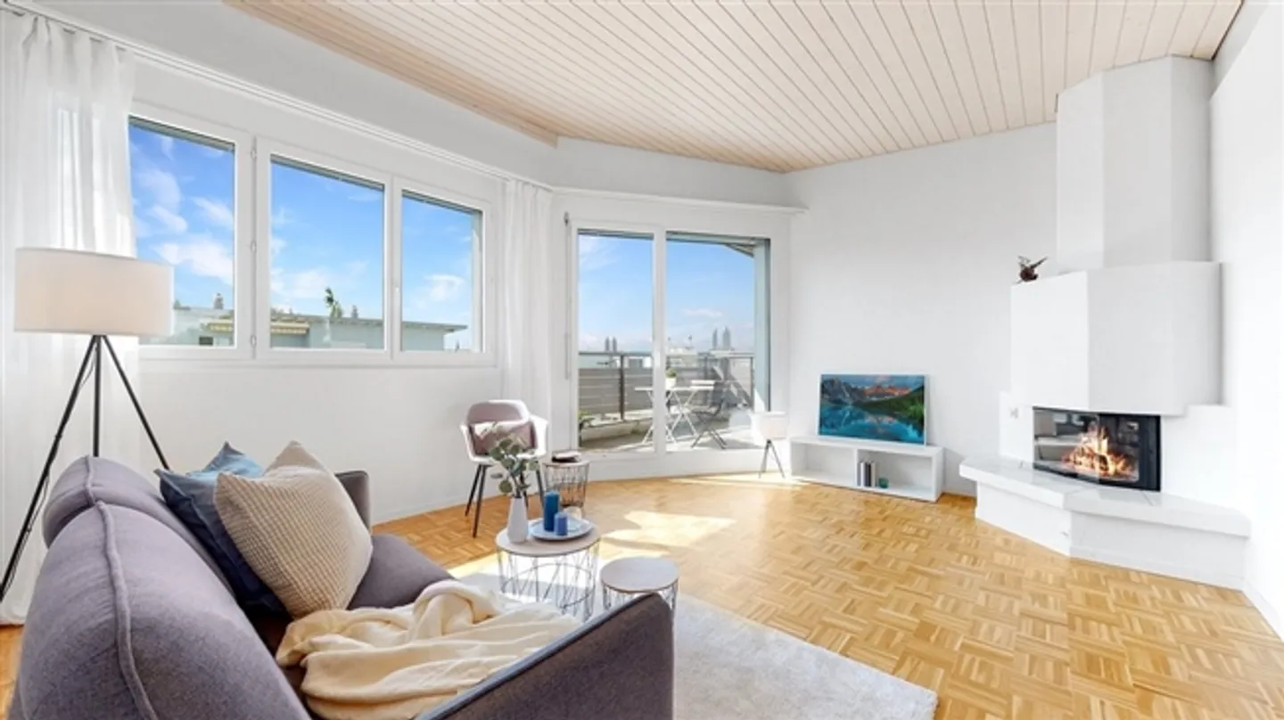 3.5-room penthouse apartment with two terraces and private laundry room - Photo 6 of 12