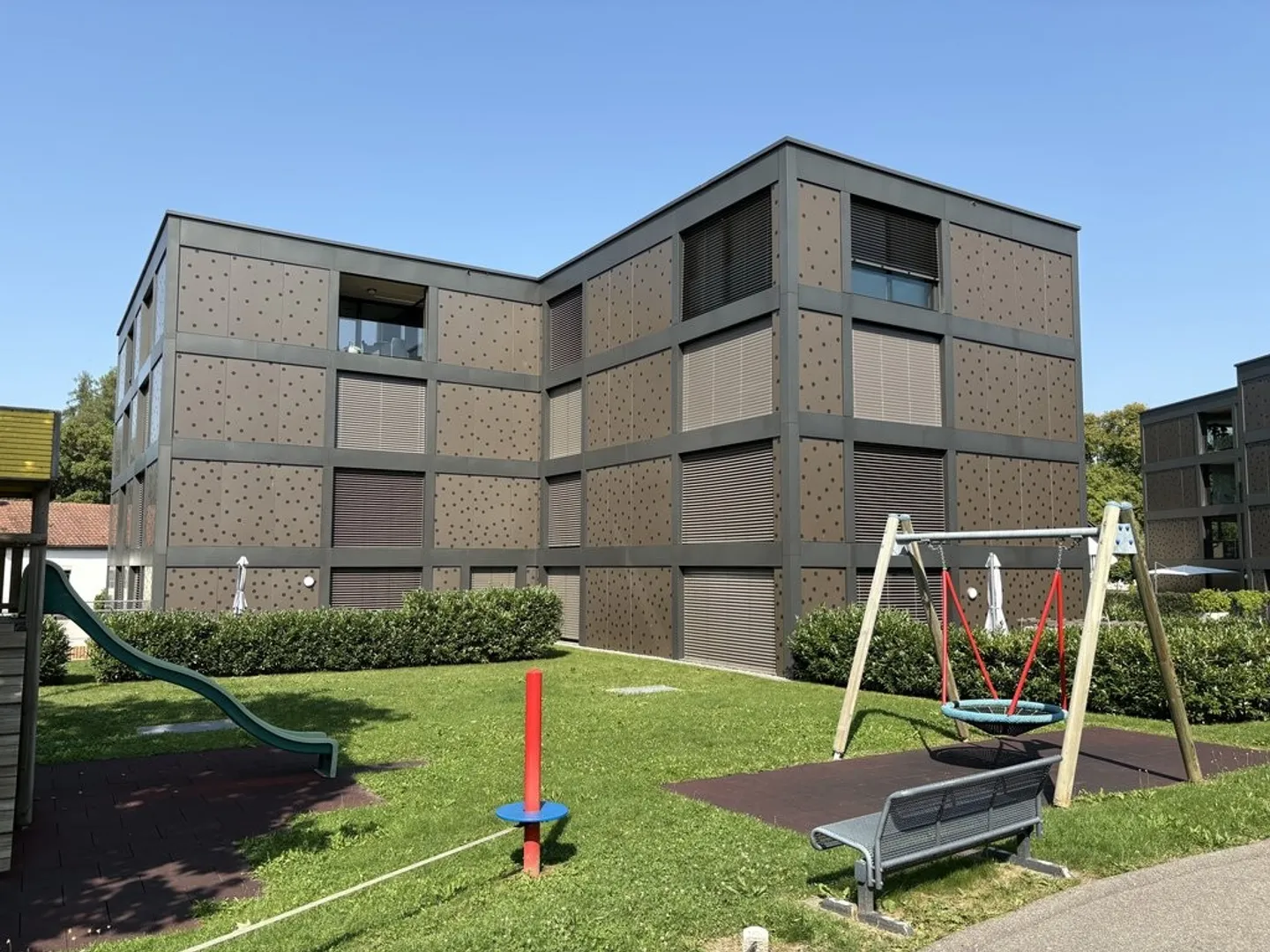 Wohnung 3.5 Zimmer im 2. Stock für CHF 2'060.-/Monat Nebenkosten inbegriffen - Foto 1 von 5