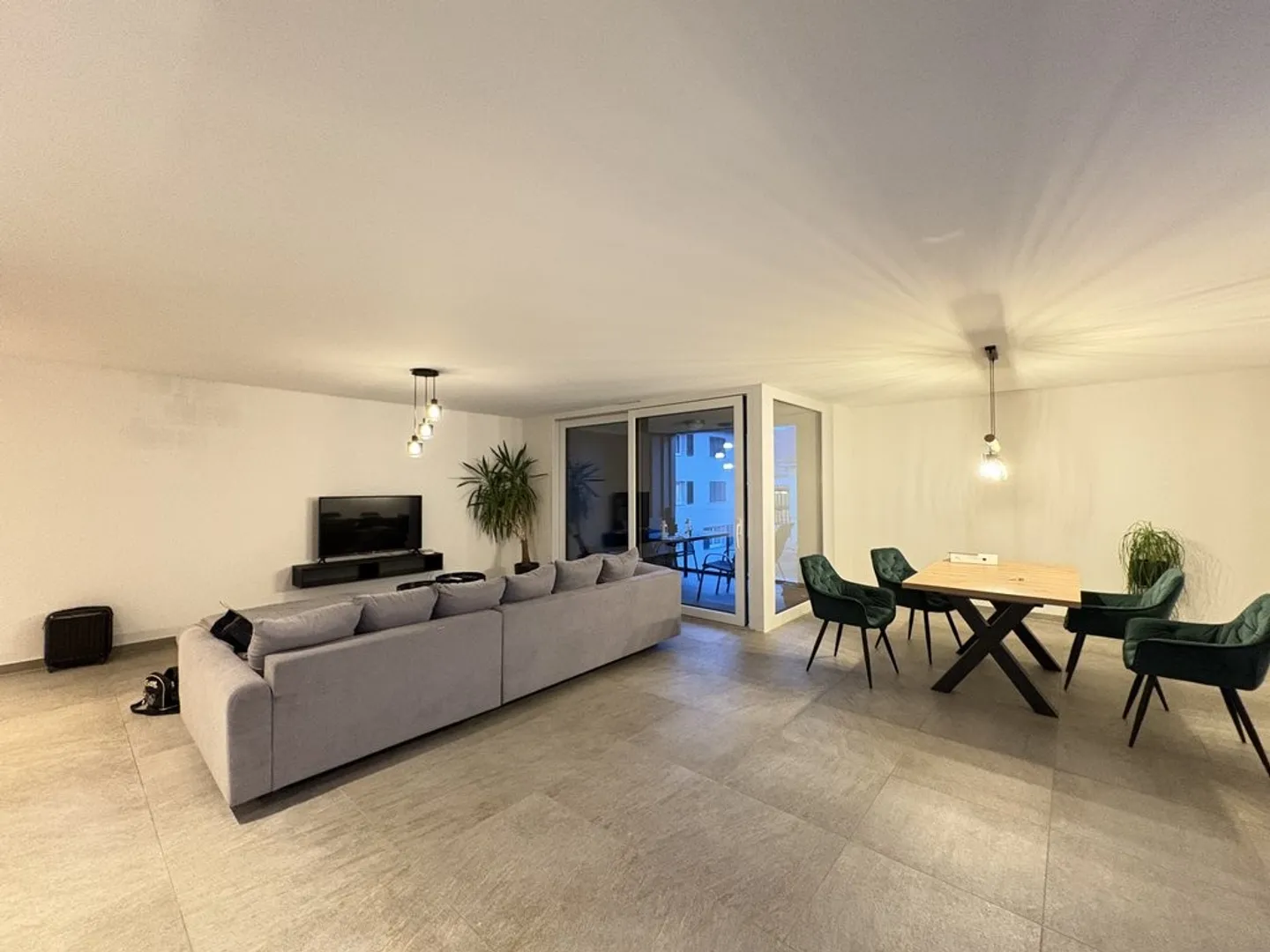 Wohnung 3.5 Zimmer im 2. Stock für CHF 2'060.-/Monat Nebenkosten inbegriffen - Foto 3 von 5