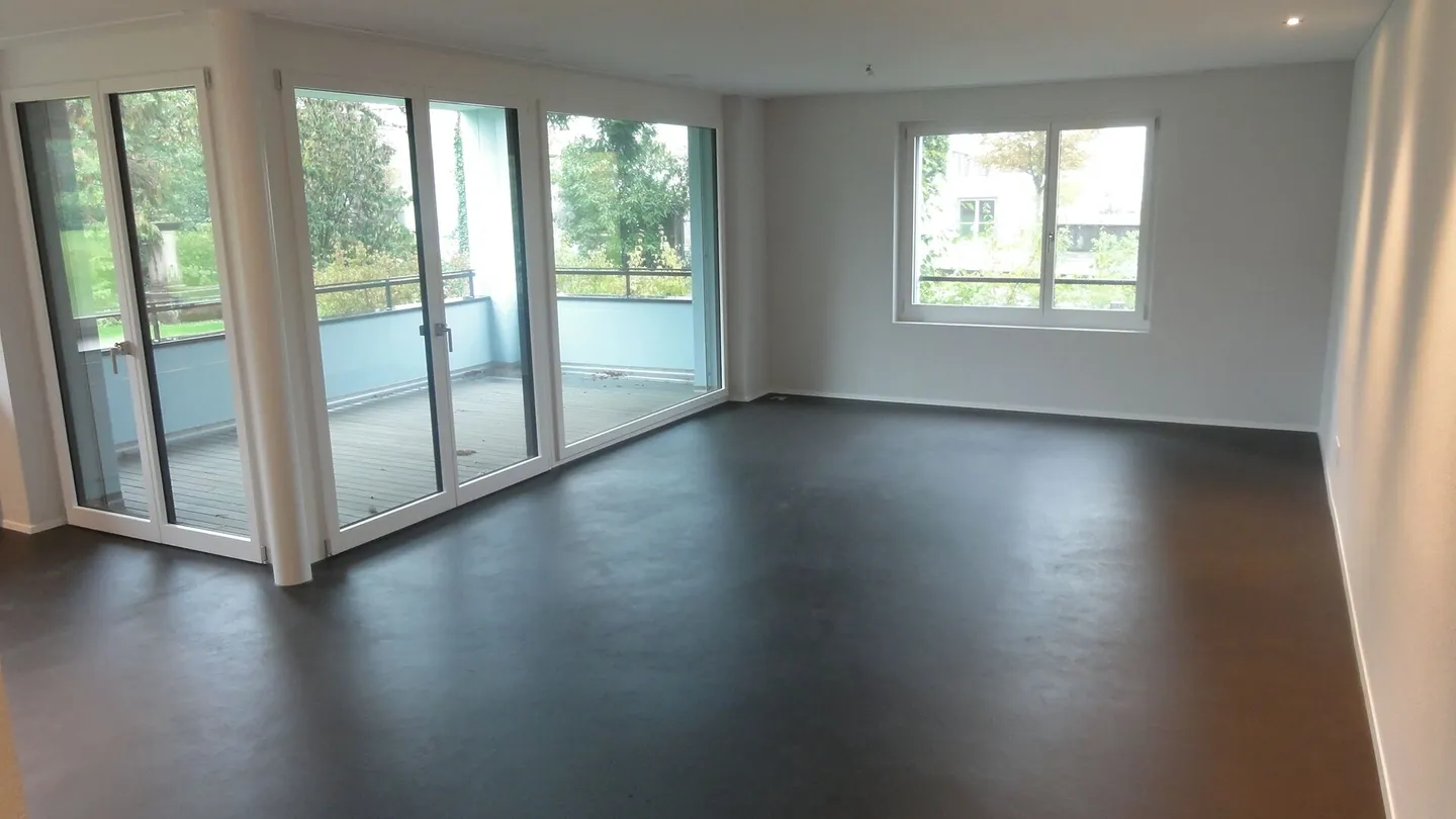 Moderno appartamento di 3,5 stanze nel centro città eppure nel verde - Foto 4 di 8