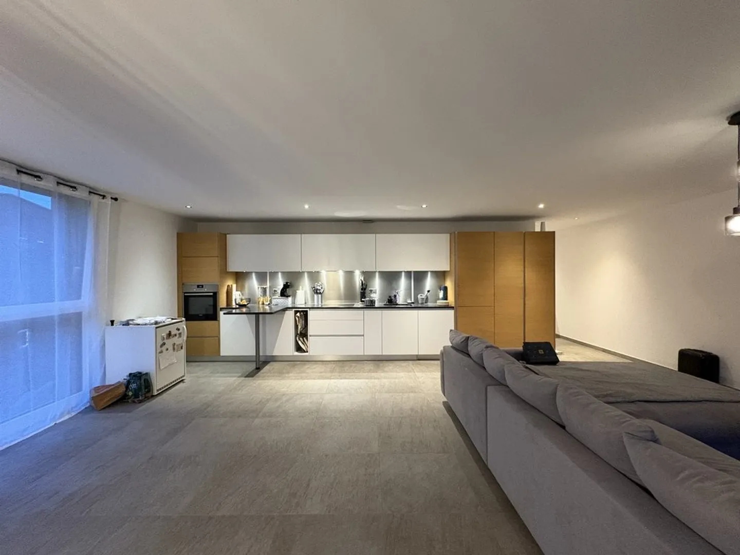 Wohnung 3.5 Zimmer im 2. Stock für CHF 2'060.-/Monat Nebenkosten inbegriffen - Foto 2 von 5