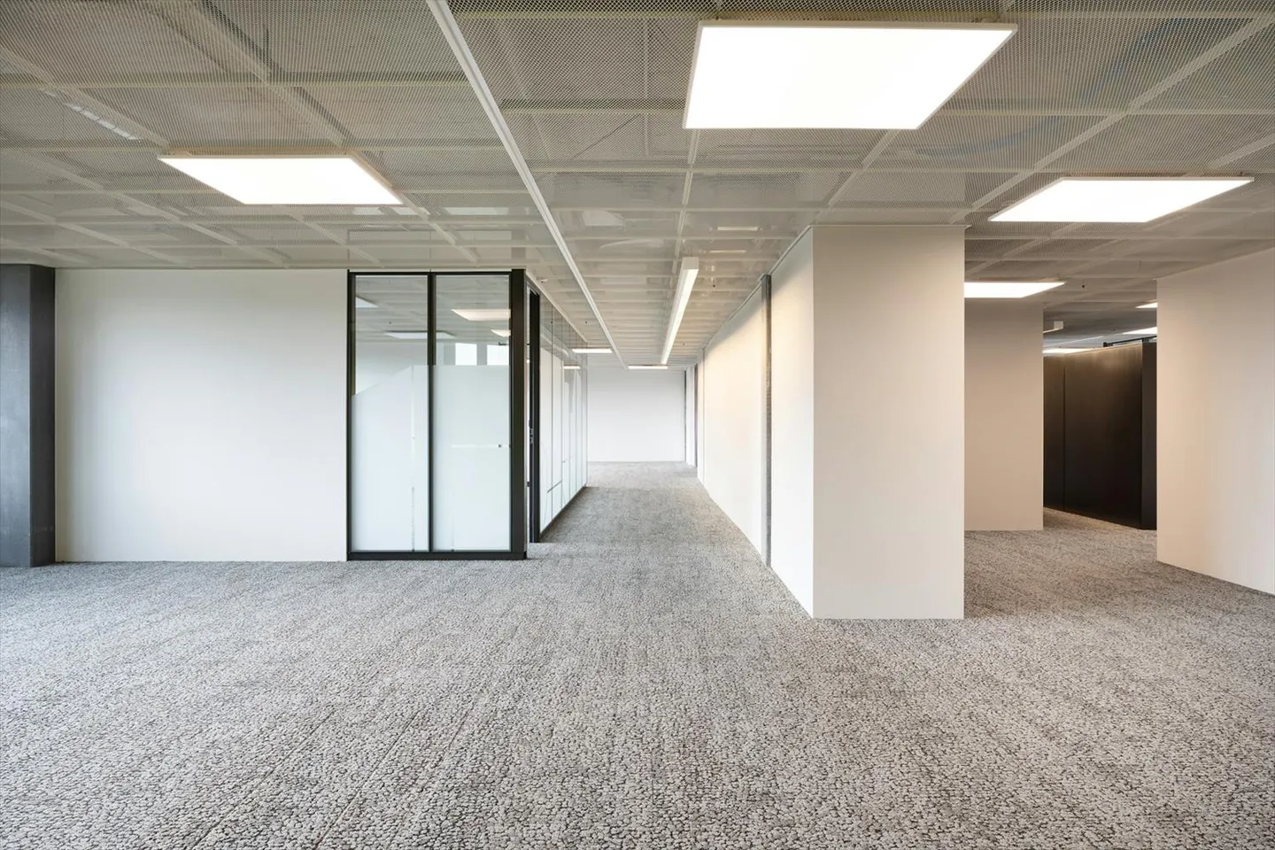 6 mois de loyer gratuit - Bureau haut de gamme de 384 m² - Photo 1 sur 7