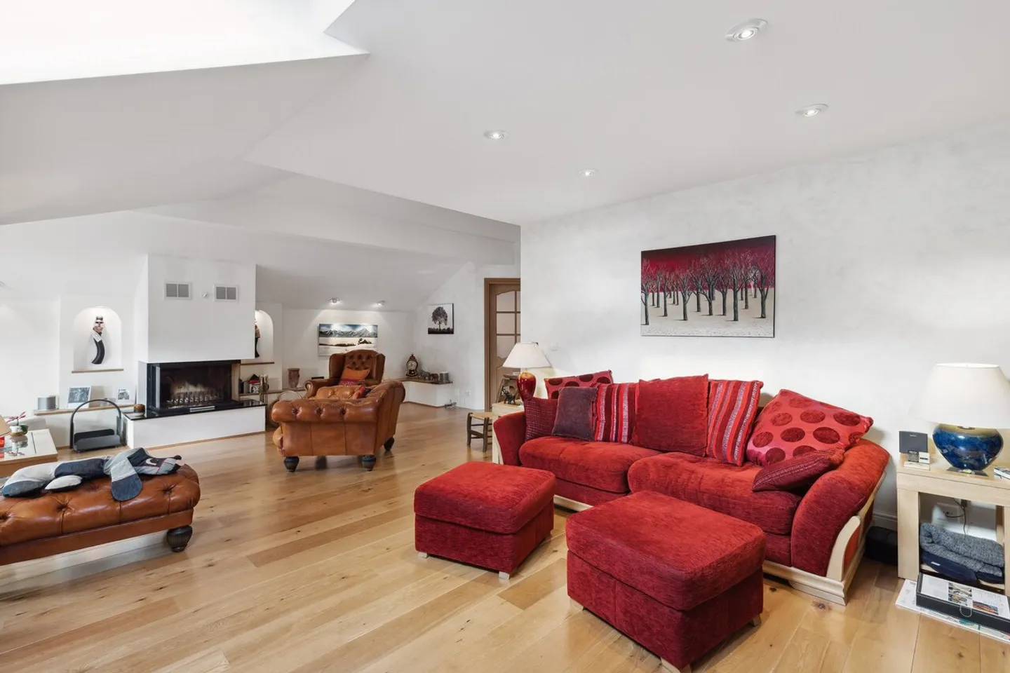 Moderne und geräumige Villa mit Blick auf den See und die Berge - Foto 7 von 9