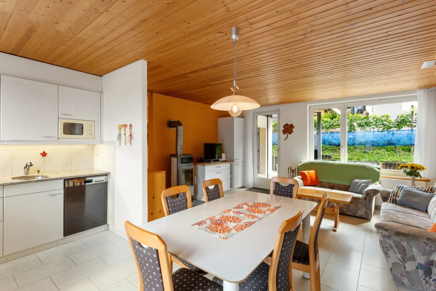 Charmante maison individuelle avec vue sur le lac et la montagne - Photo 5 sur 12