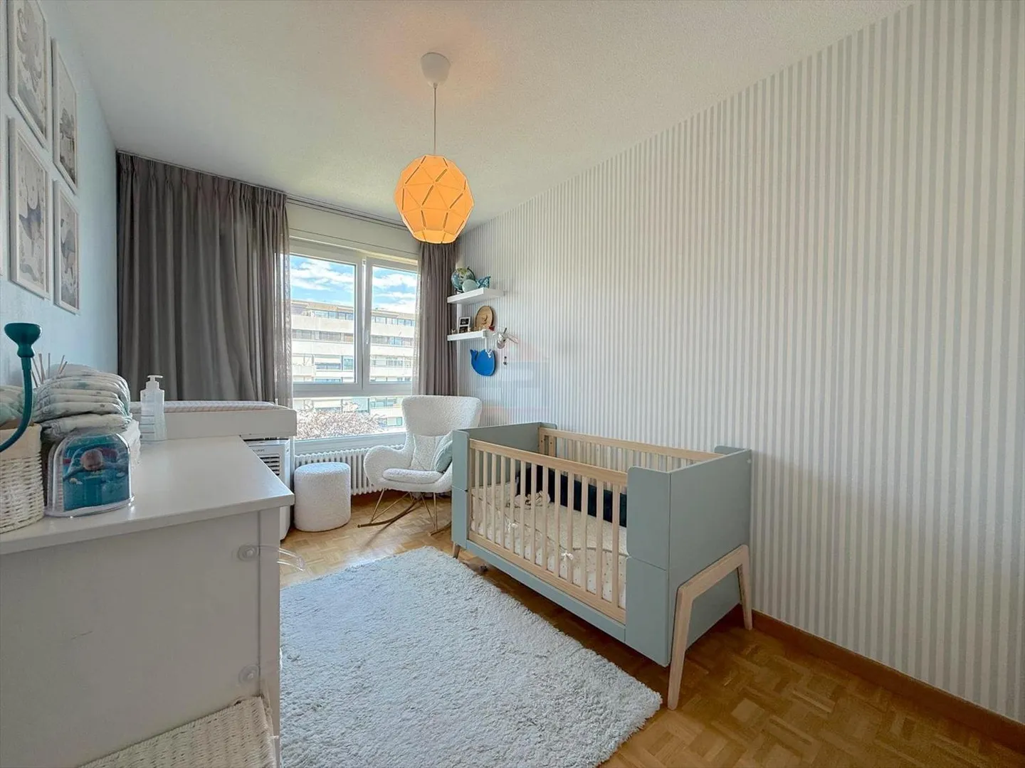 Sublime 5,5 Zimmer Durchgangswohnung sehr hell - Foto 10 di 13