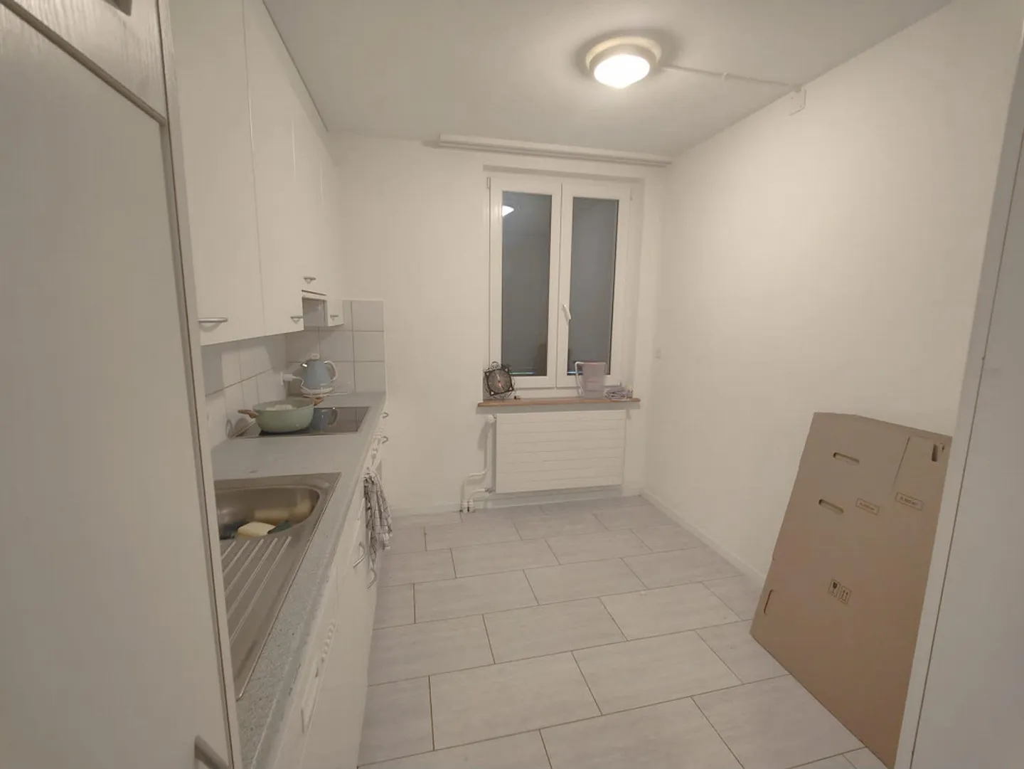 Luminoso appartamento di 3 locali con fascino e ampio balcone vicino all'ospedale cantonale - Foto 2 di 11