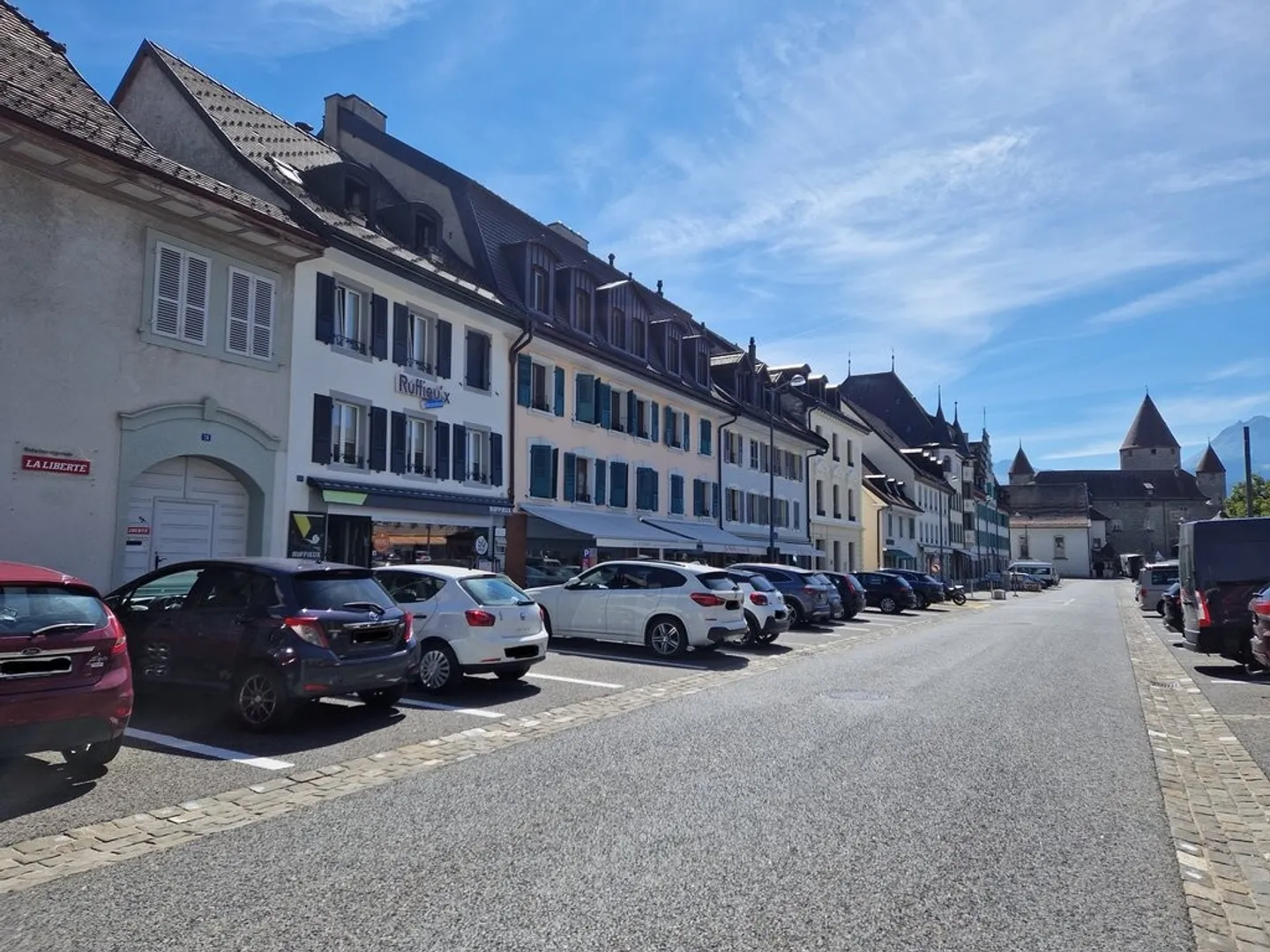 Appartement de deux pièces et demie pour CHF 1'150.- charges comprises - Photo 1 sur 6