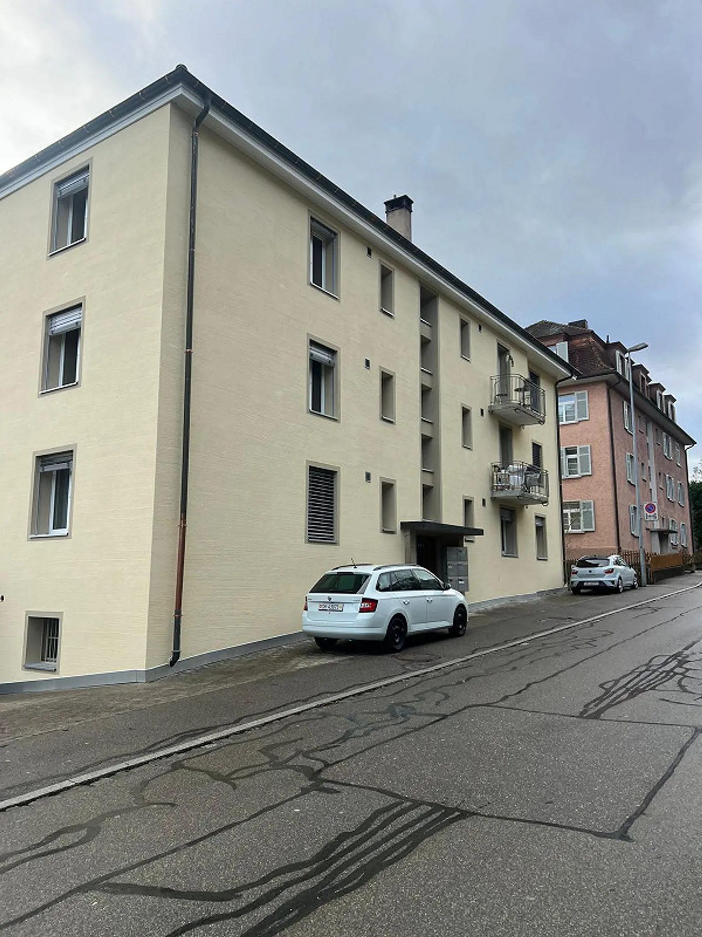 Luminoso appartamento di 3 locali con fascino e ampio balcone vicino all'ospedale cantonale - Foto 11 di 11