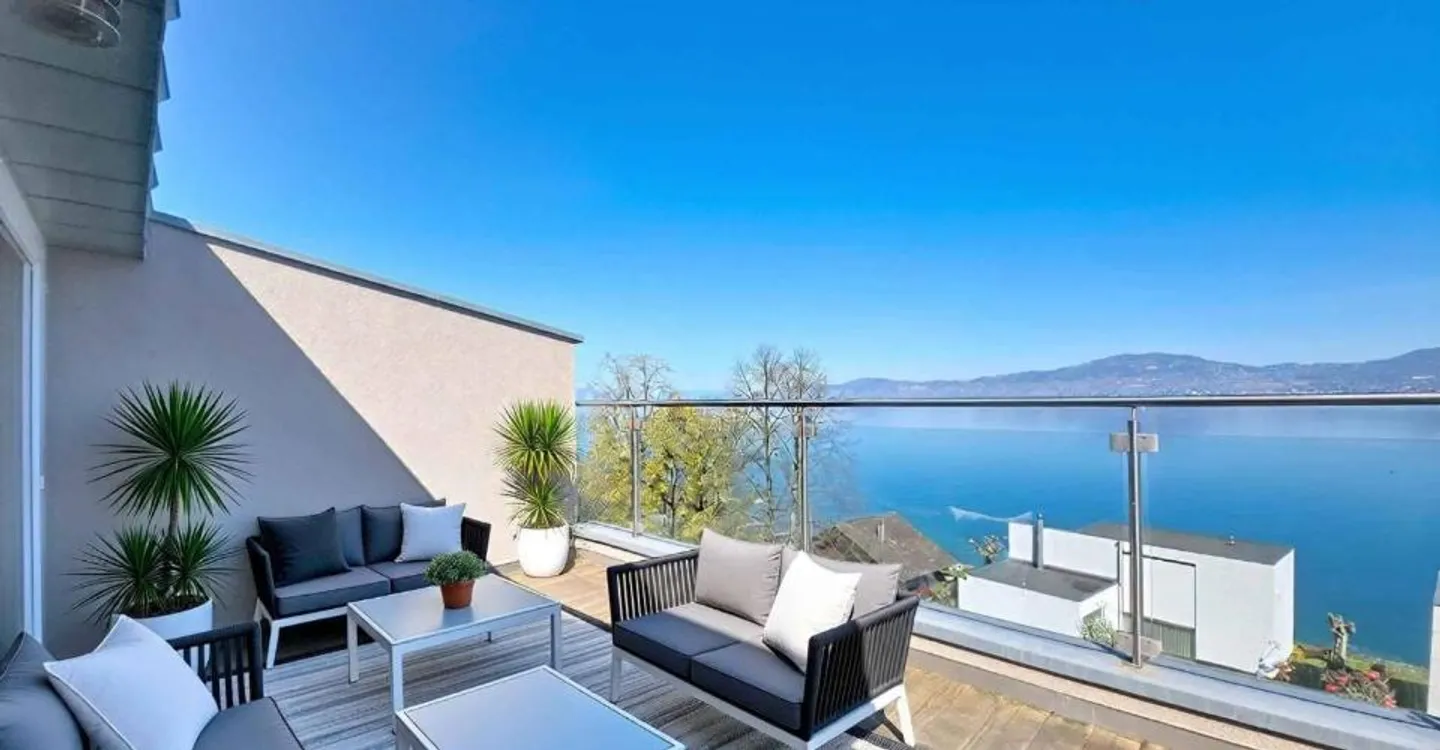 Penthouse lumineux avec vue sur le lac - Photo 1 sur 11