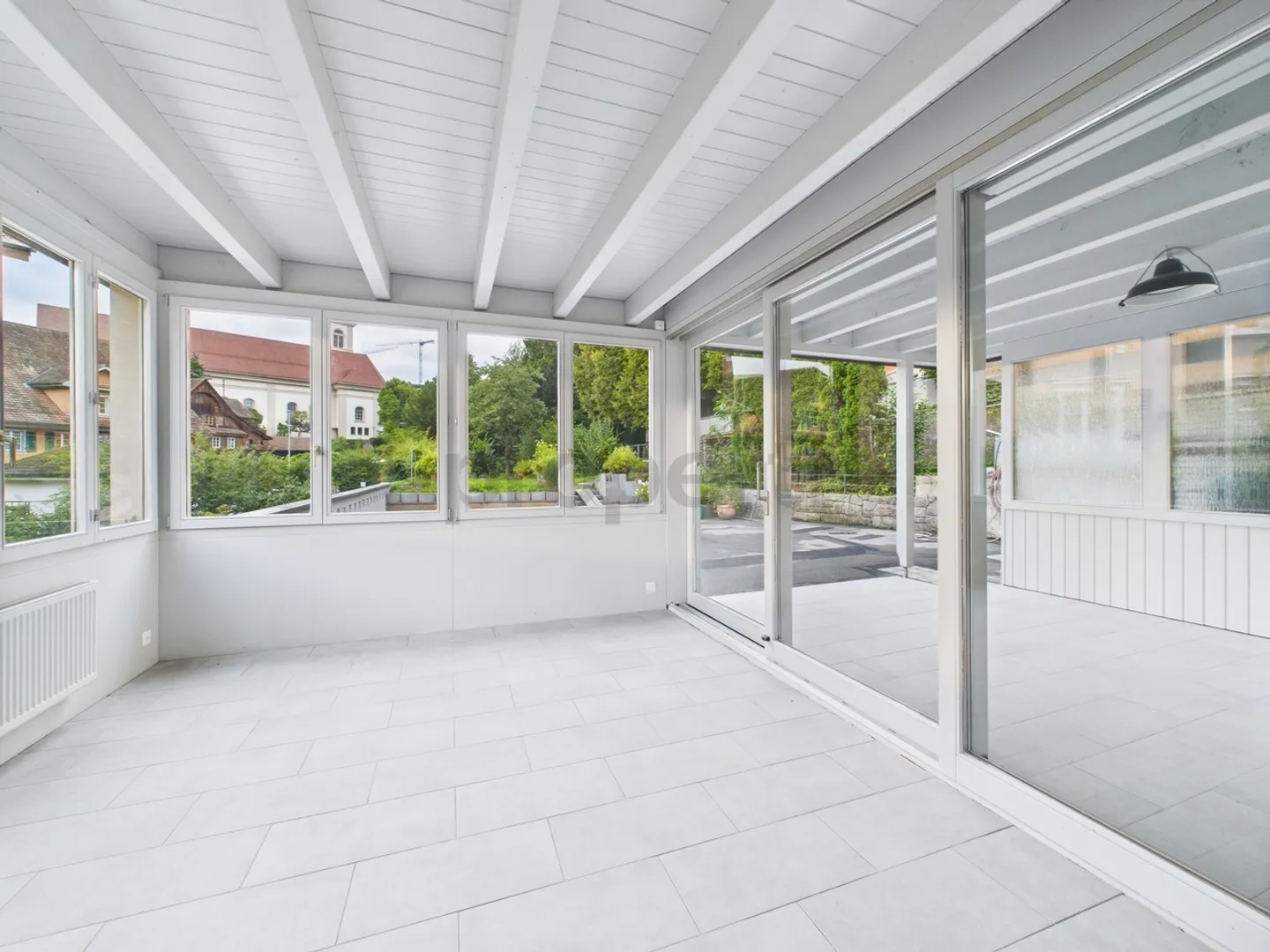 Appartamento ristrutturato di 4,5 stanze in edificio storico a Horw - Foto 4 di 13