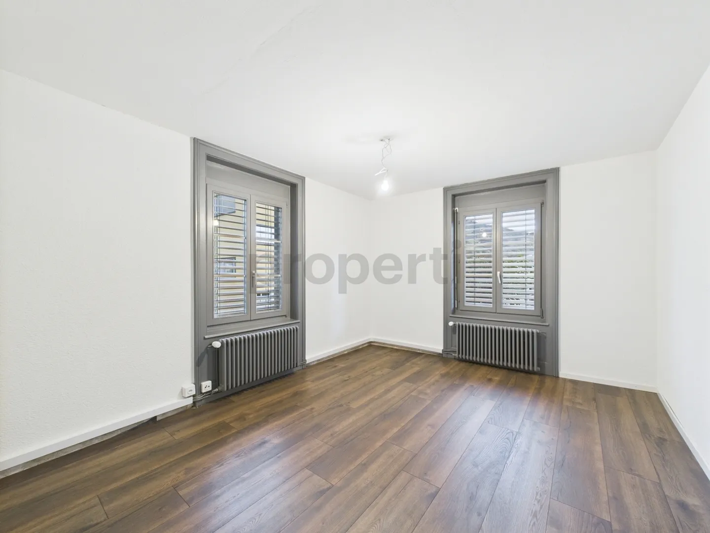 Appartamento ristrutturato di 4,5 stanze in edificio storico a Horw - Foto 5 di 13