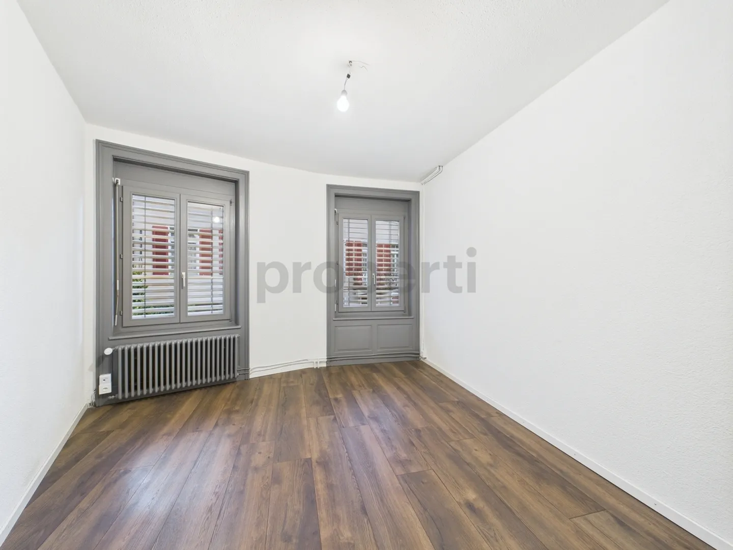 Appartamento ristrutturato di 4,5 stanze in edificio storico a Horw - Foto 6 di 13