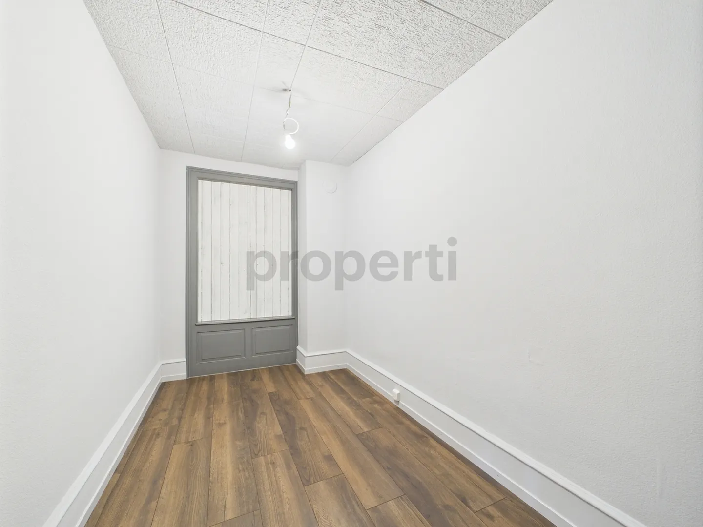 Appartamento ristrutturato di 4,5 stanze in edificio storico a Horw - Foto 7 di 13