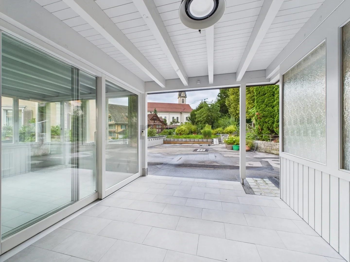 Appartamento ristrutturato di 4,5 stanze in edificio storico a Horw - Foto 10 di 13