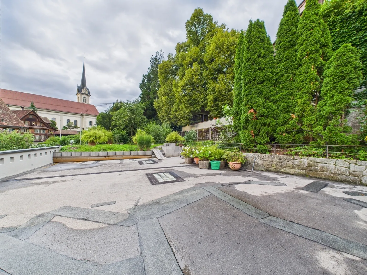 Appartamento ristrutturato di 4,5 stanze in edificio storico a Horw - Foto 12 di 13