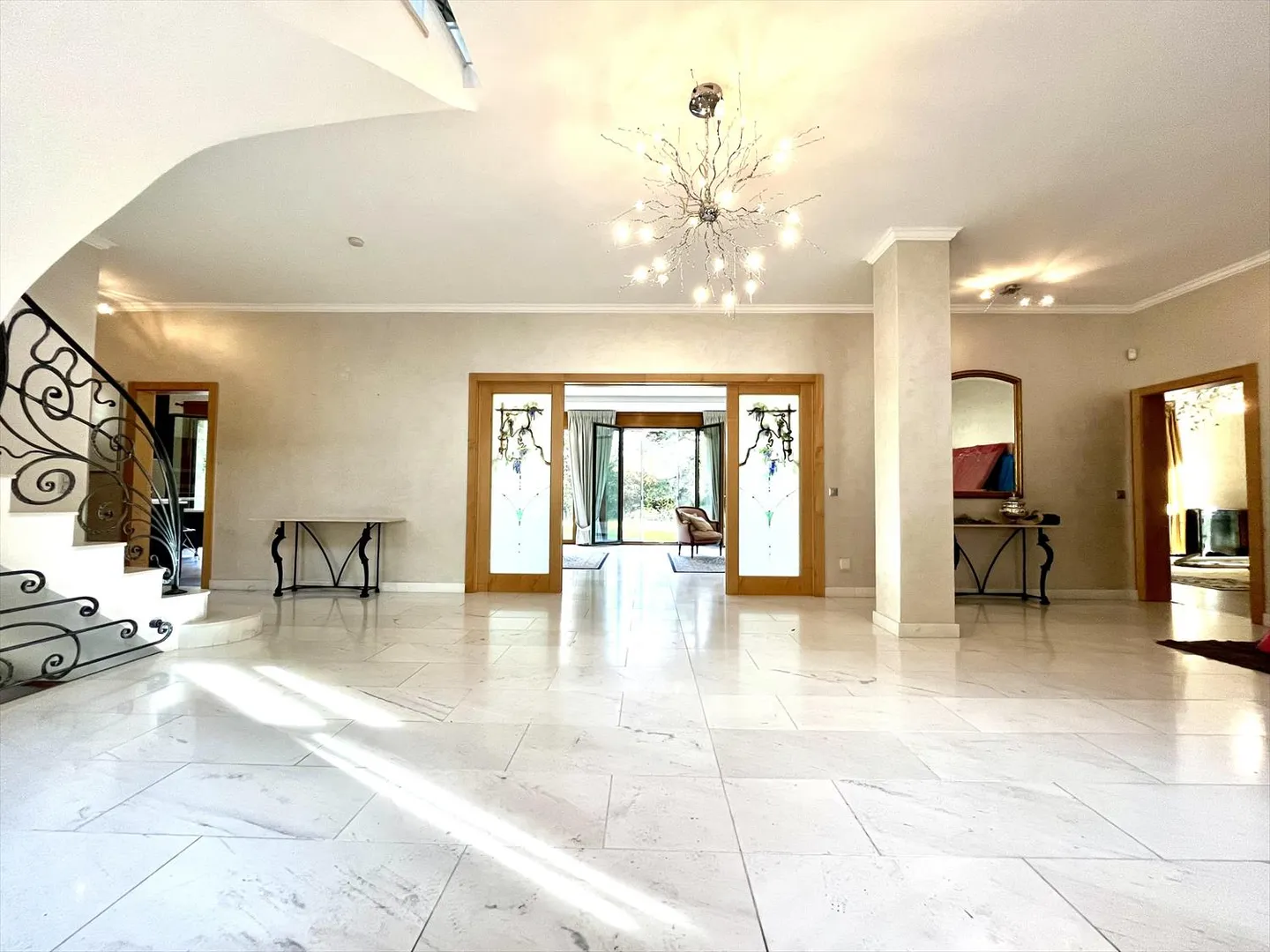 Villa with 12 rooms - Photo 11 of 11