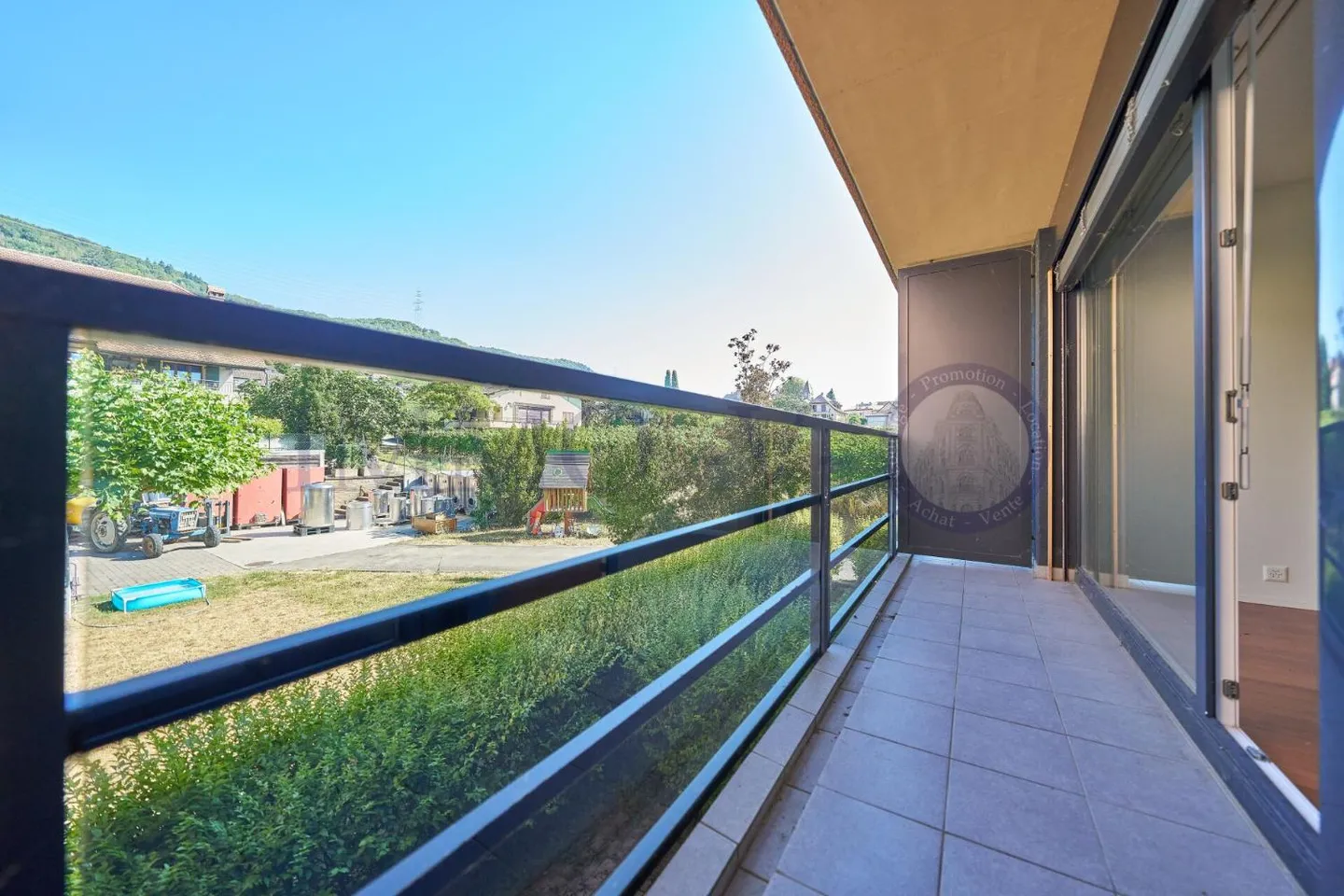 Modernes Apartment mit Balkon - Foto 6 von 7