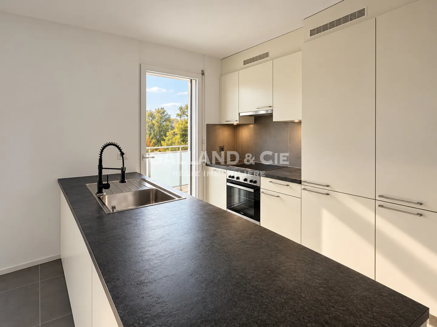 Charmante Wohnung in Grüner Lage - Foto 2 von 7