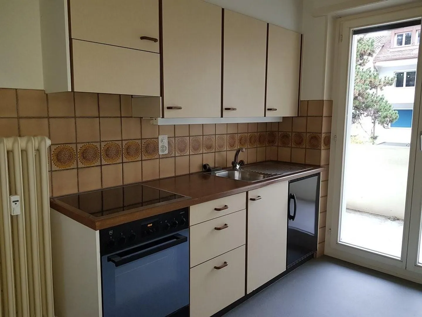 centrally located apartment - Photo 2 of 6