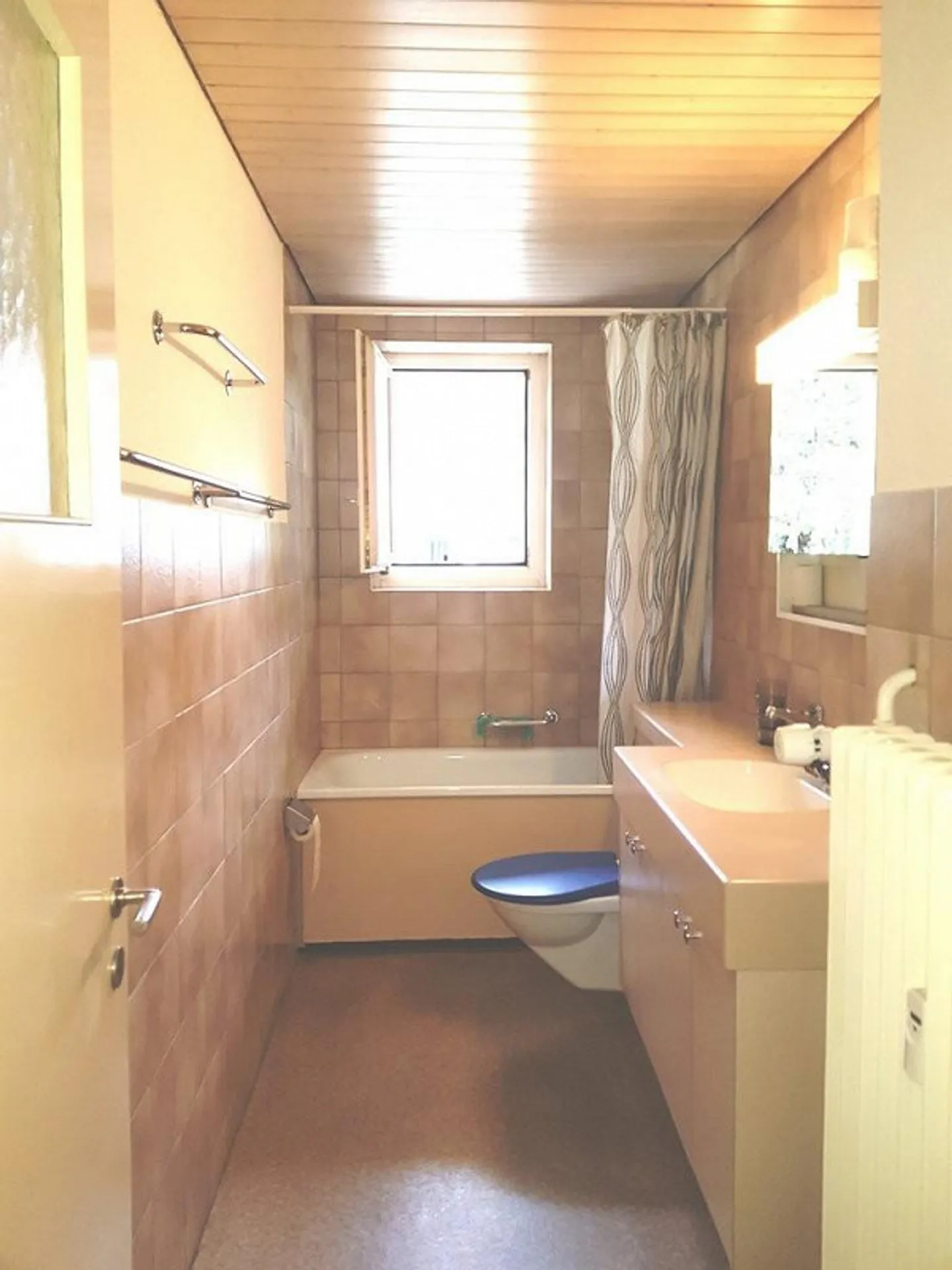 centrally located apartment - Photo 3 of 6