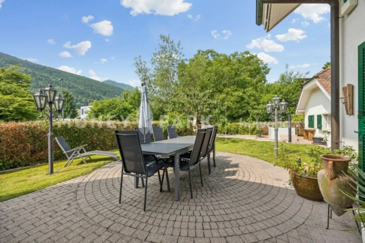 Exclusive 6.5-Room Villa - Timeless and with Many Extras - Photo 15 of 18