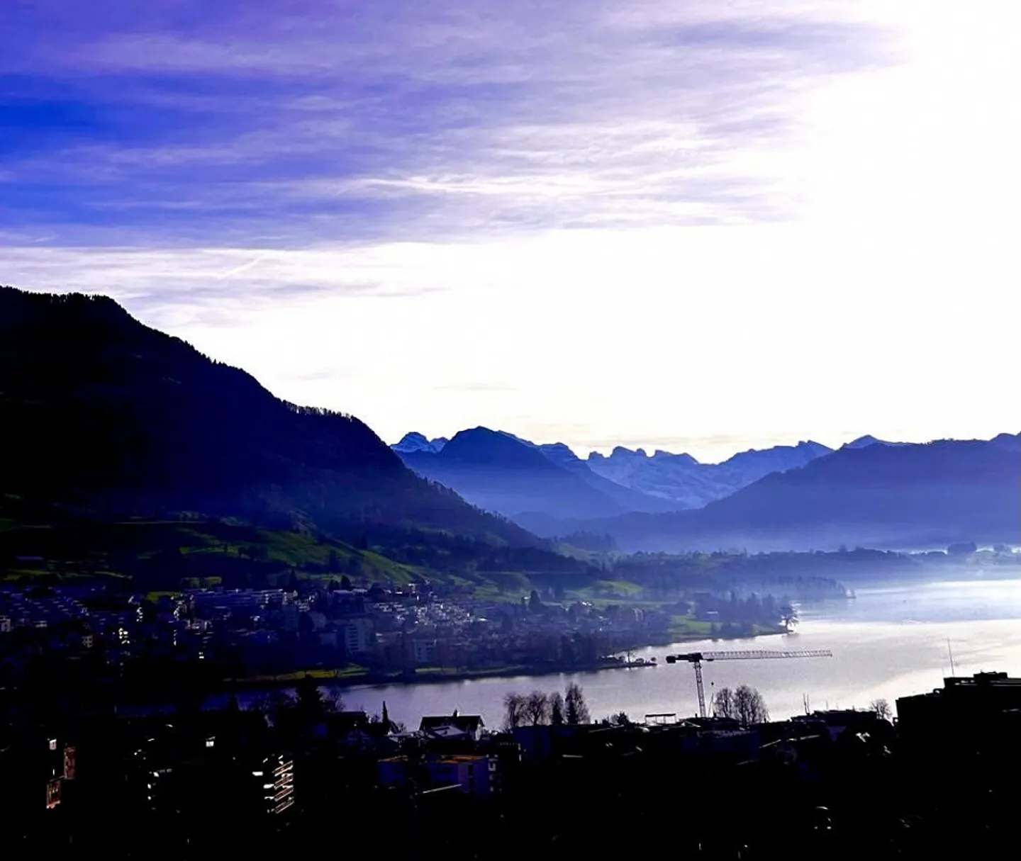 Appartement de 4,5 pièces entièrement rénové - Photo 2 sur 7