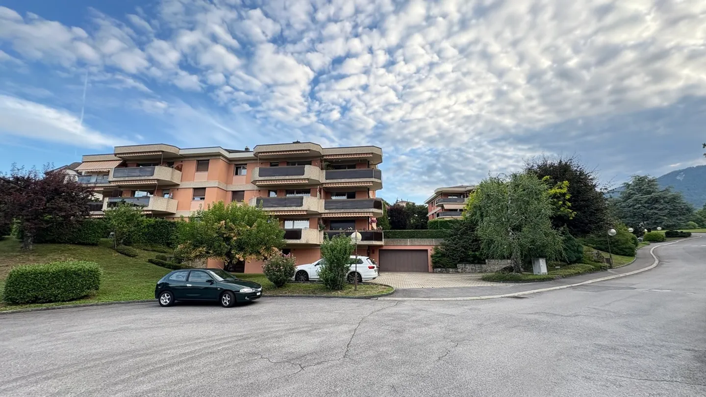 Renovierte 3,5-Zimmer-Wohnung mit Balkon in St-Légier - Foto 6 von 6