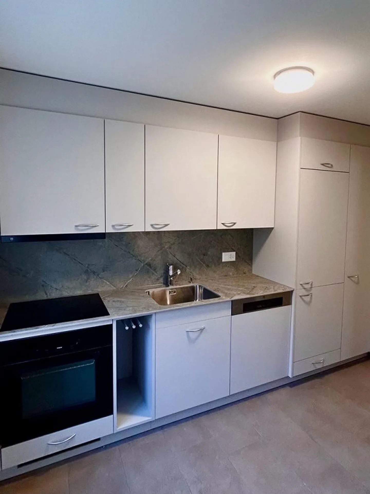 Appartement de 4,5 pièces entièrement rénové - Photo 6 sur 7