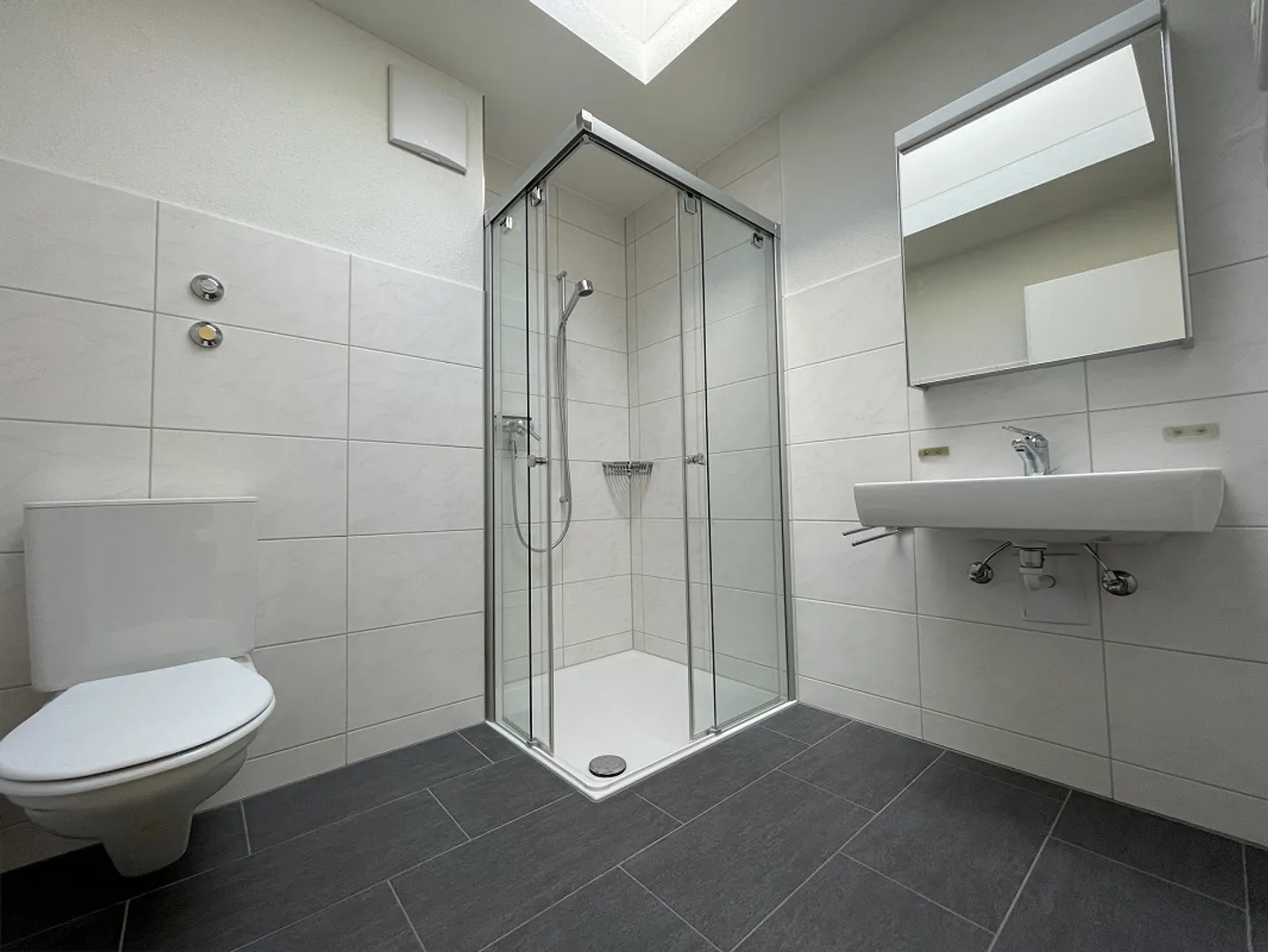 1112 1041 1-room apartment - Photo 10 of 12