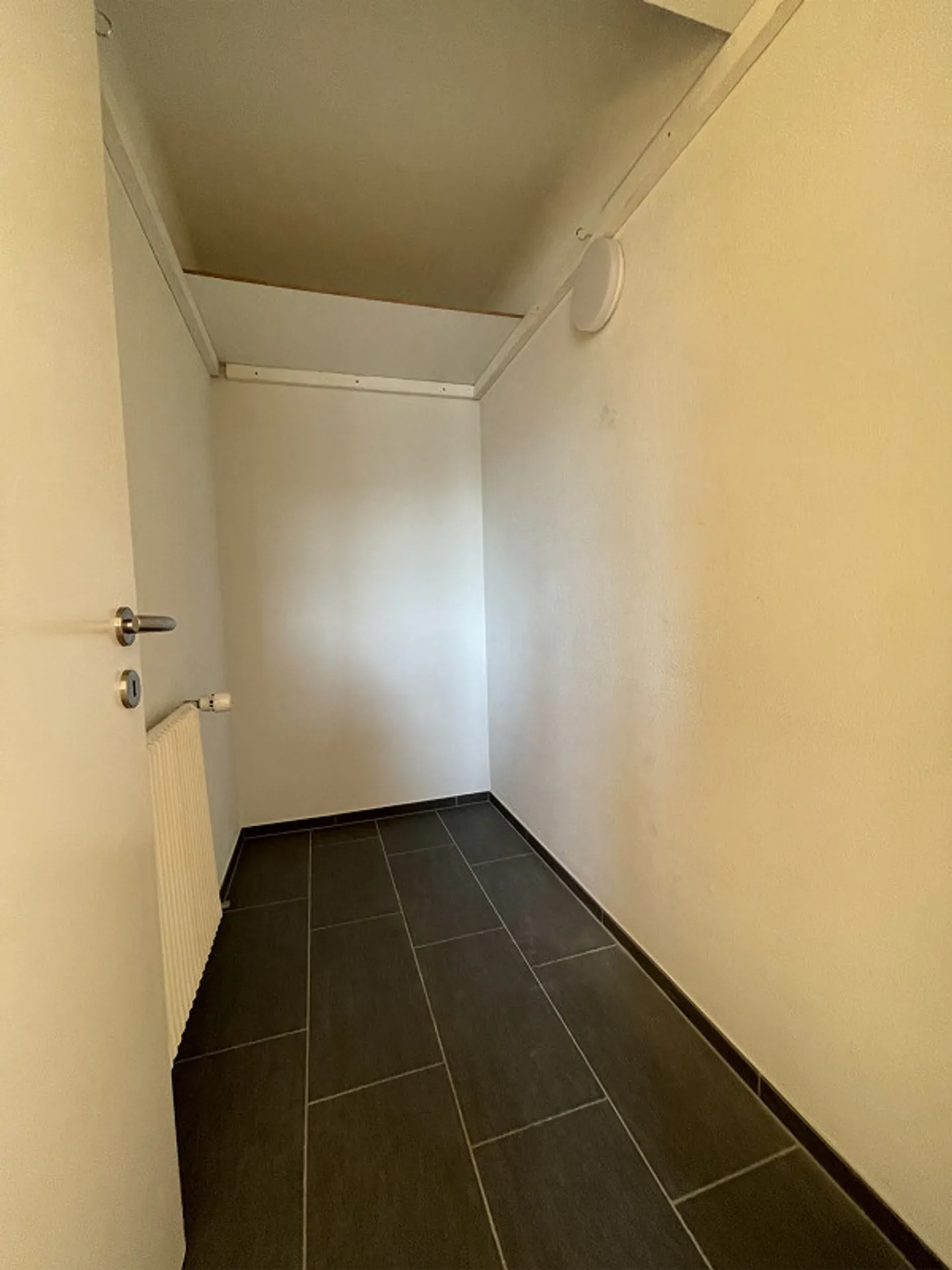 1112 1041 1-room apartment - Photo 7 of 12
