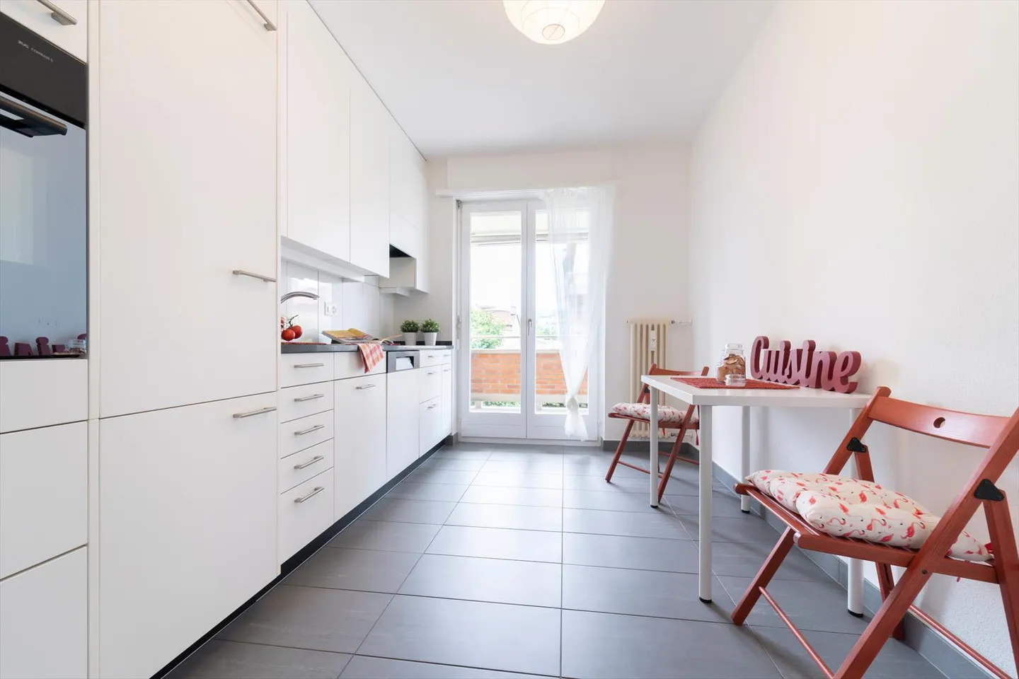 «Spazioso, luminoso e tranquillo il 5.5 locali che cercavi» - Foto 4 von 11