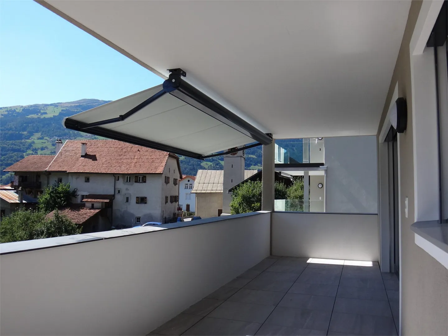 Living in a 2-family house, 3-room apartment on the upper floor - Photo 4 of 14