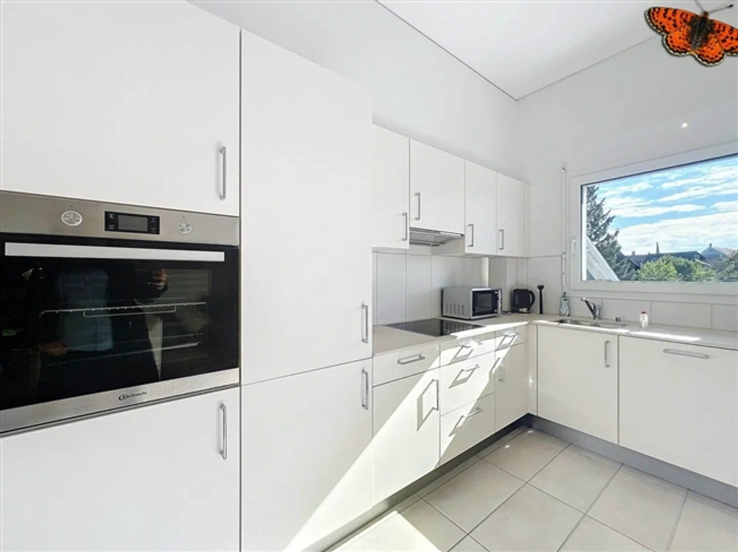 "3.5 ROOMS - FURNISHED!" - Photo 2 of 11