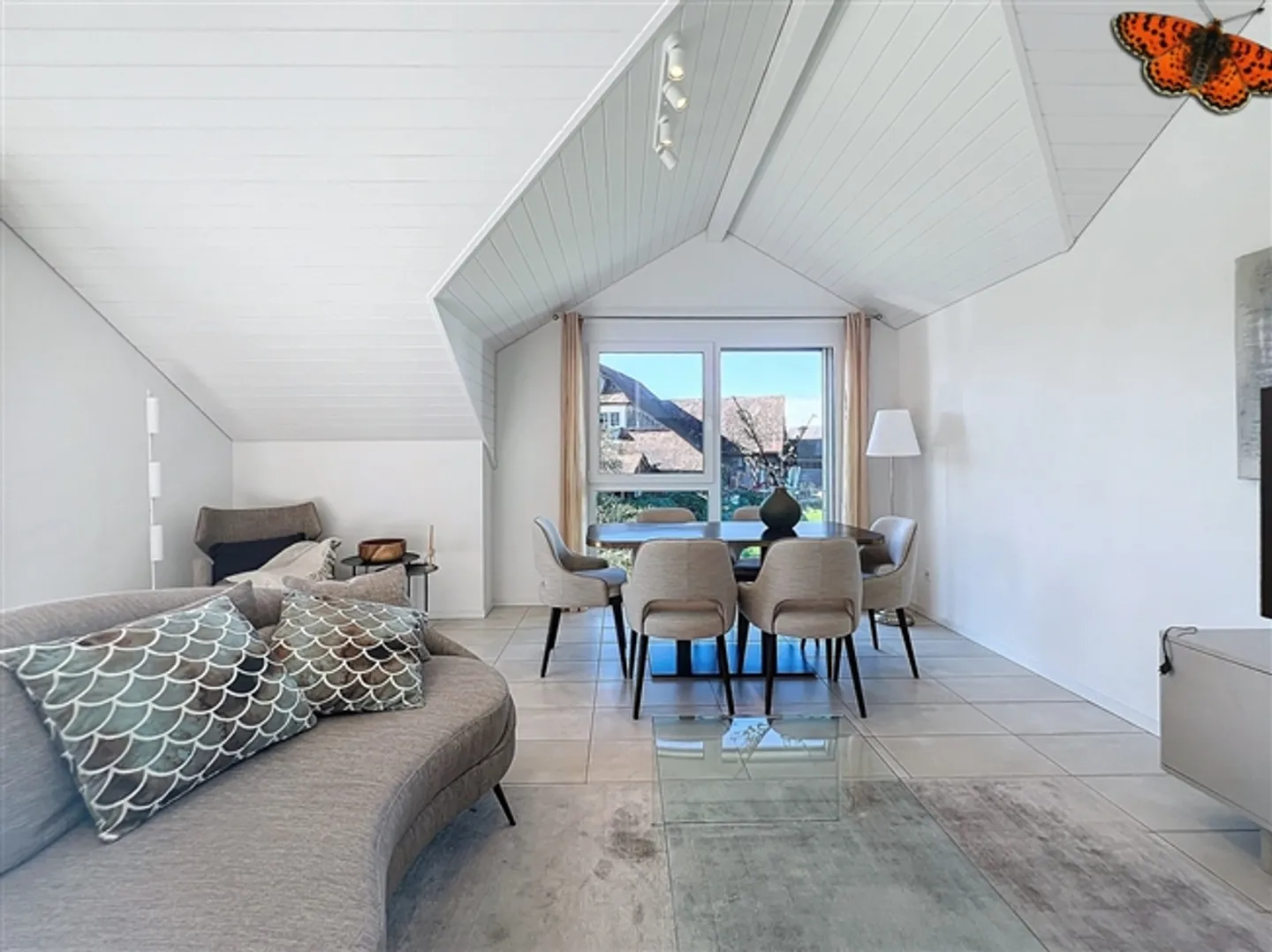 "3.5 ROOMS - FURNISHED!" - Photo 3 of 11