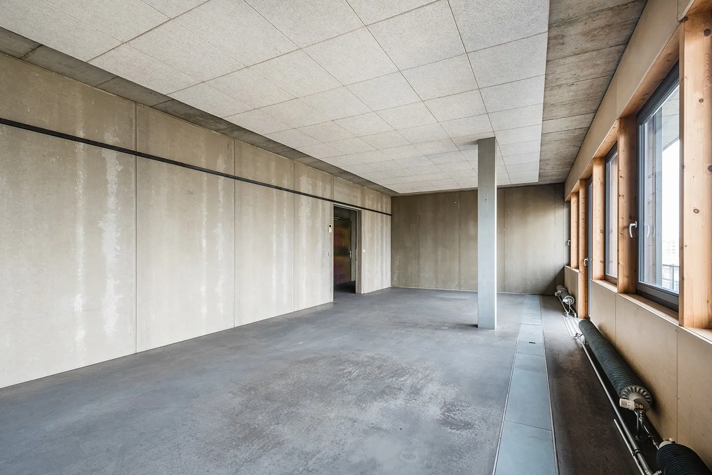 Vicino all'autostrada e alla stazione di Oerlikon: ufficio di 38 m2 nel complesso commerciale NOERD - Foto 3 di 5