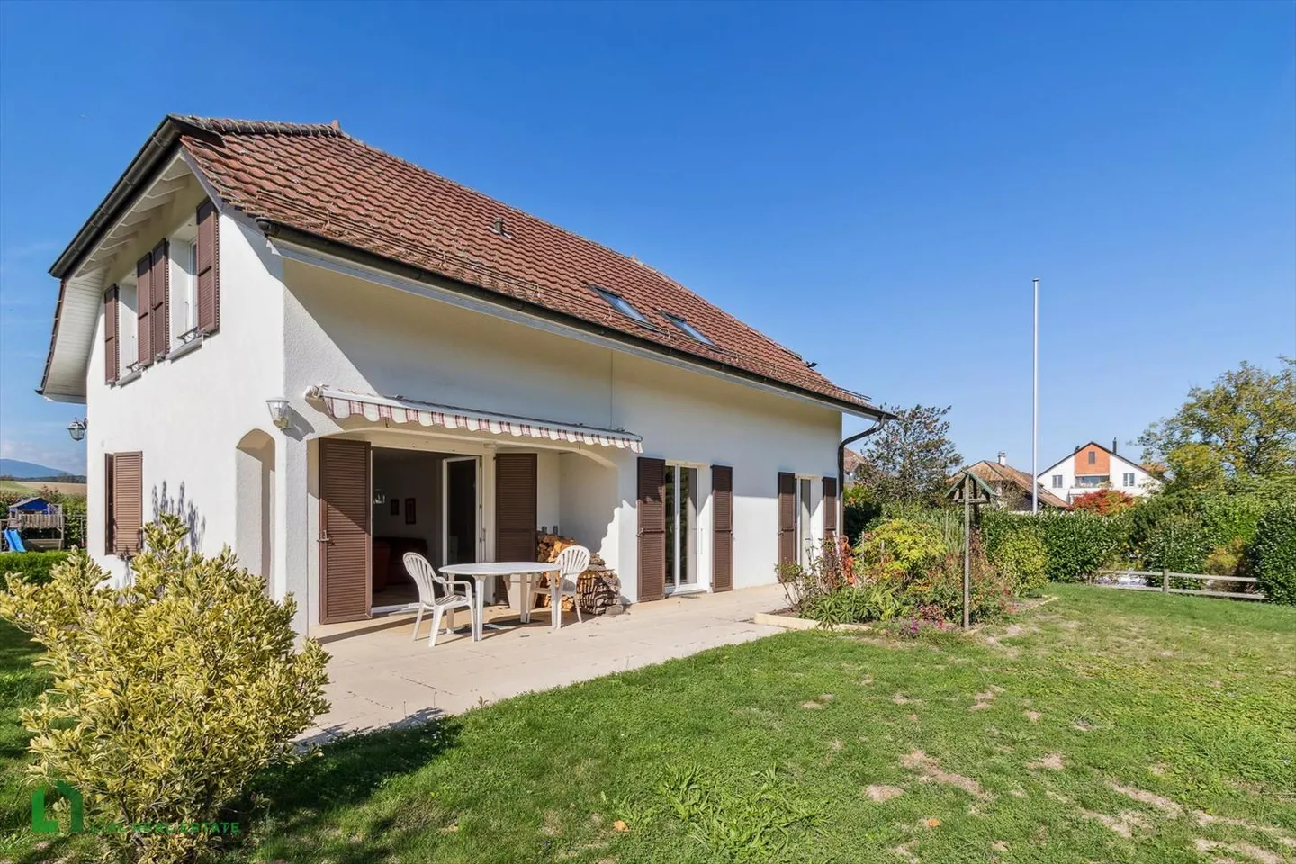 In esclusiva: Villa indipendente con grande terreno e vista libera - Foto 2 di 13