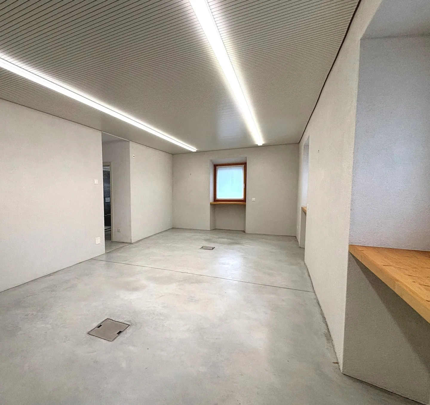 Fully Renovated House: 2 Apartments and Office in a Strategic Location - Photo 4 of 14