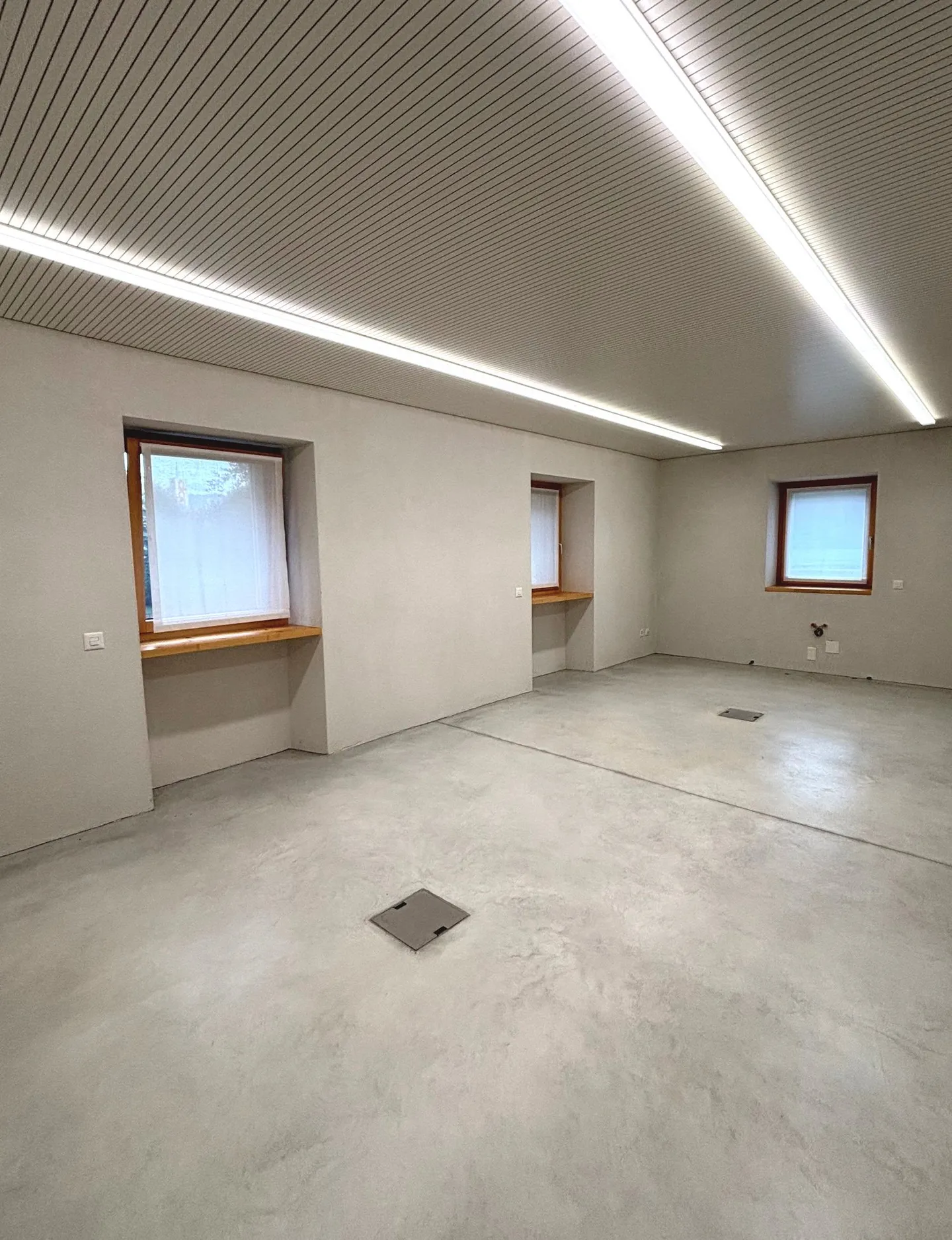 Fully Renovated House: 2 Apartments and Office in a Strategic Location - Photo 5 of 14