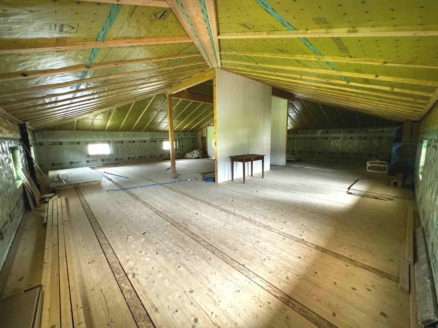 Fully Renovated House: 2 Apartments and Office in a Strategic Location - Photo 7 of 14