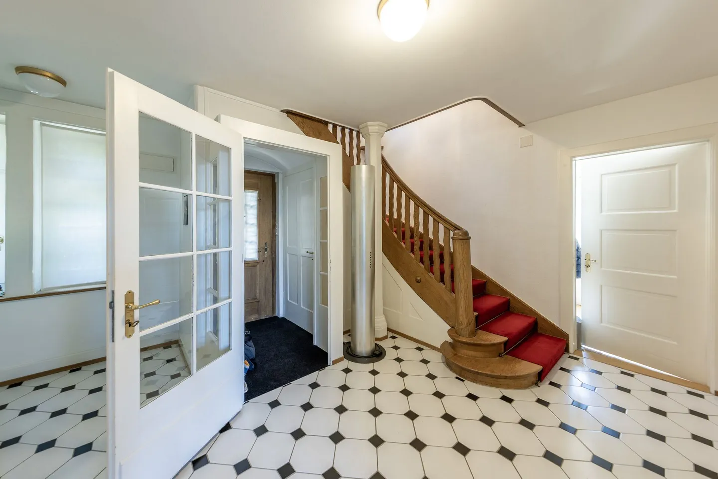 Villa Urbaine Exclusive (9,5 Chambres) dans un Emplacement Prisé à Zurich - Photo 3 sur 9