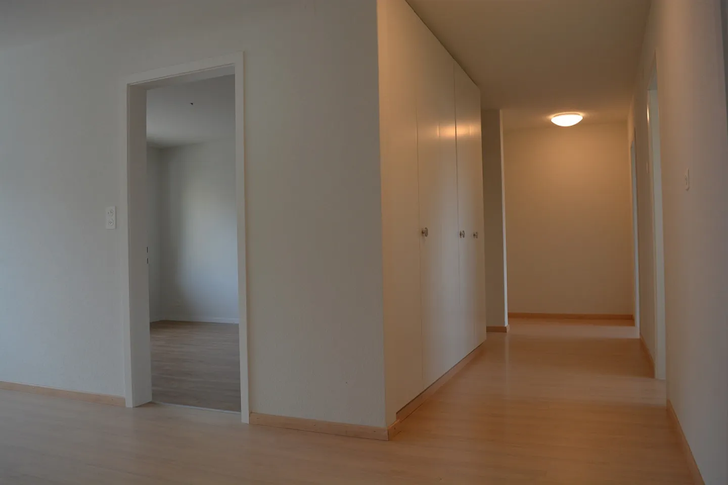grande appartement de 4.5 pièces avec balcon - Photo 4 sur 7