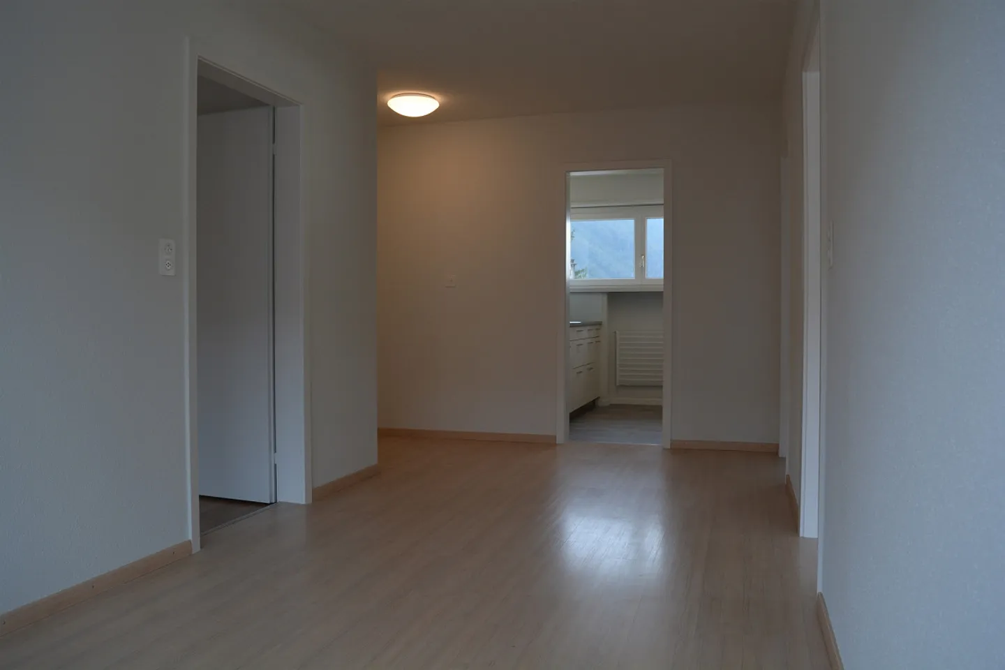 grande appartement de 4.5 pièces avec balcon - Photo 5 sur 7