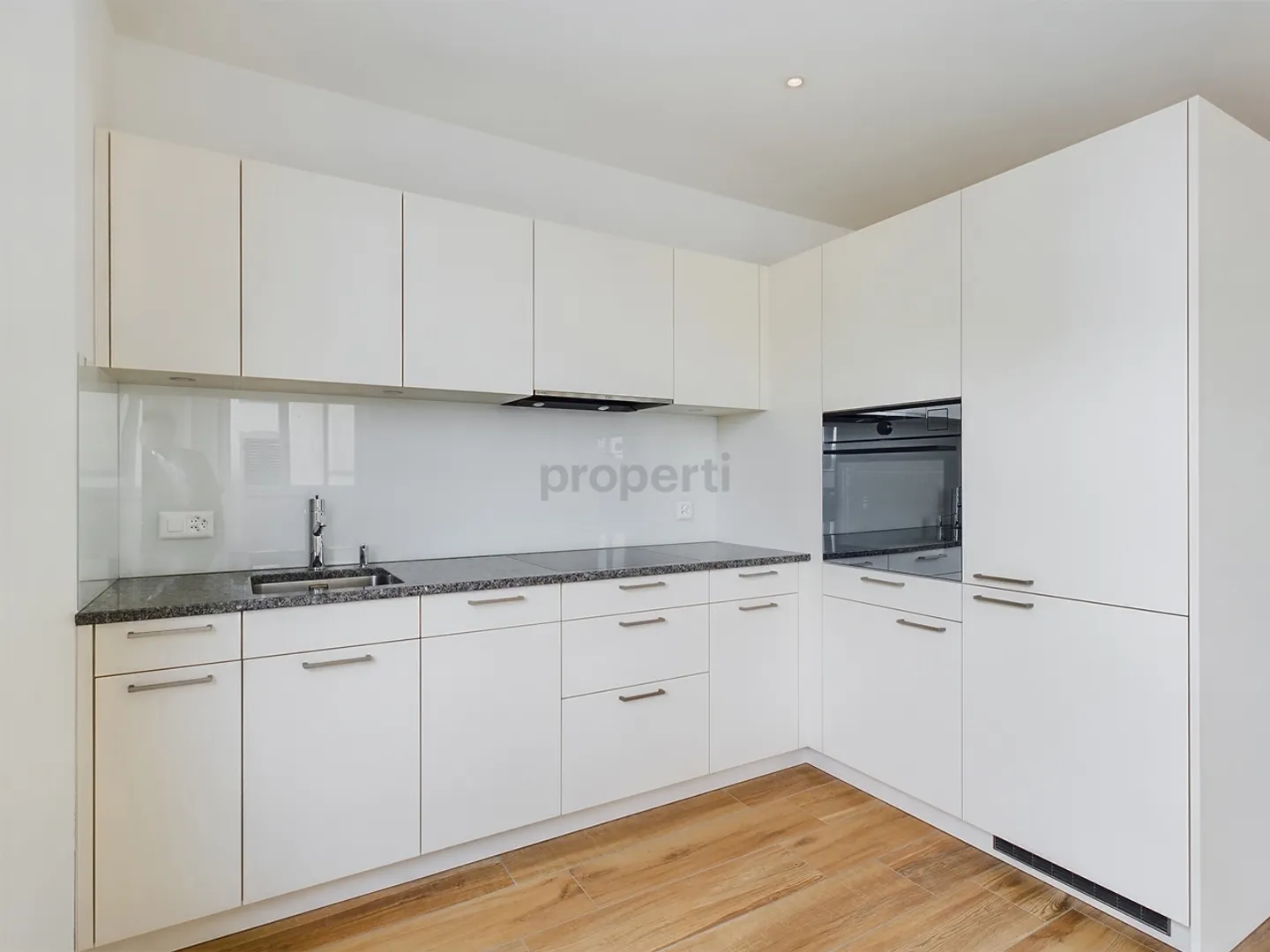 Modern Living in a Central Location - Charming 2.5-Room Apartment in St. Gallen - Photo 4 of 10