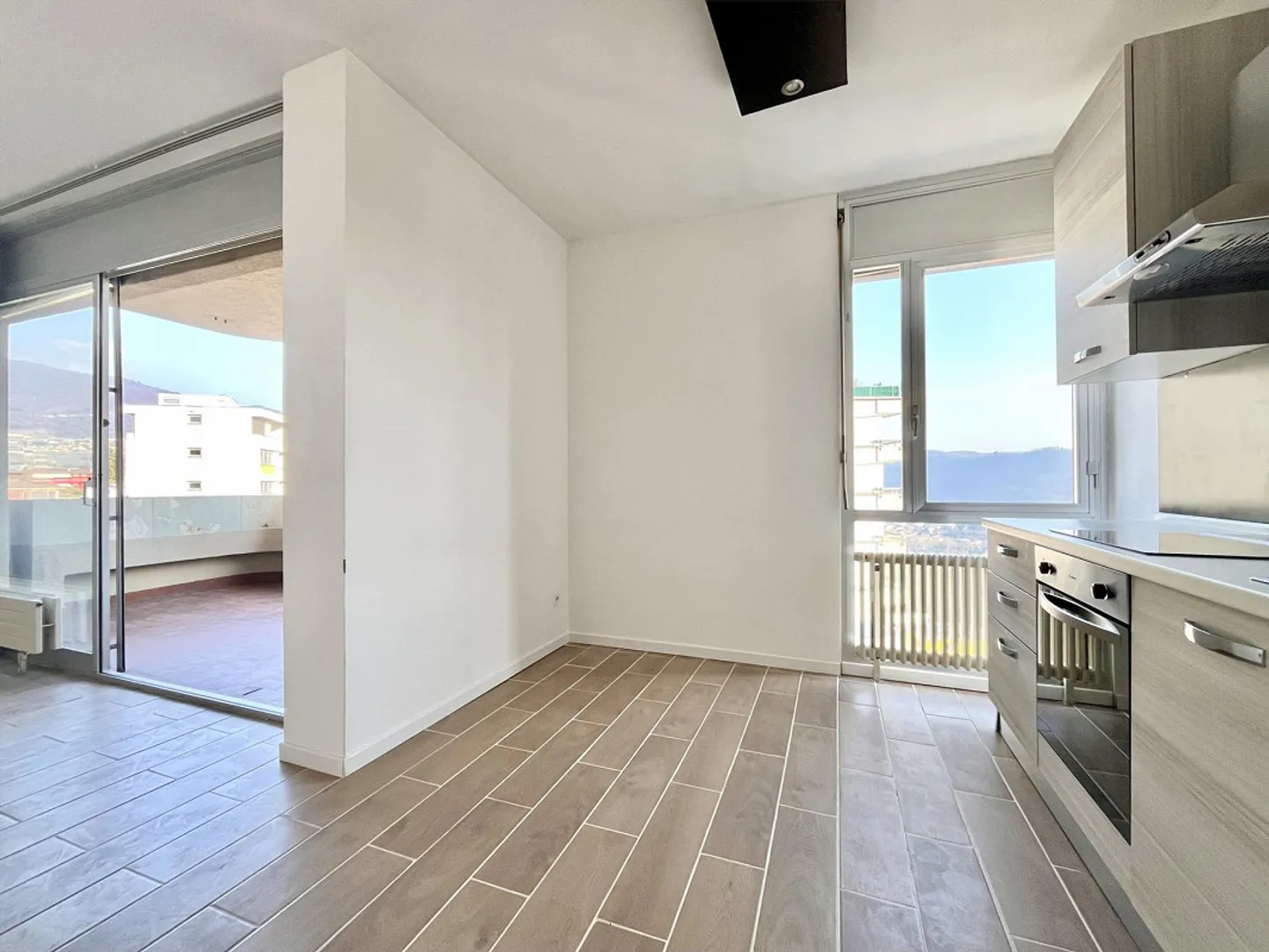 Helles 2.5-Zimmer-Wohnung mit Terrasse in Coldrerio - Foto 1 von 9