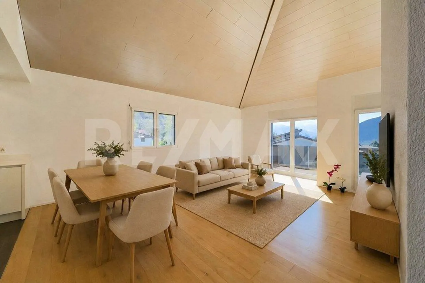 Appartement lumineux de 4.5 pièces au dernier étage - Photo 4 sur 13