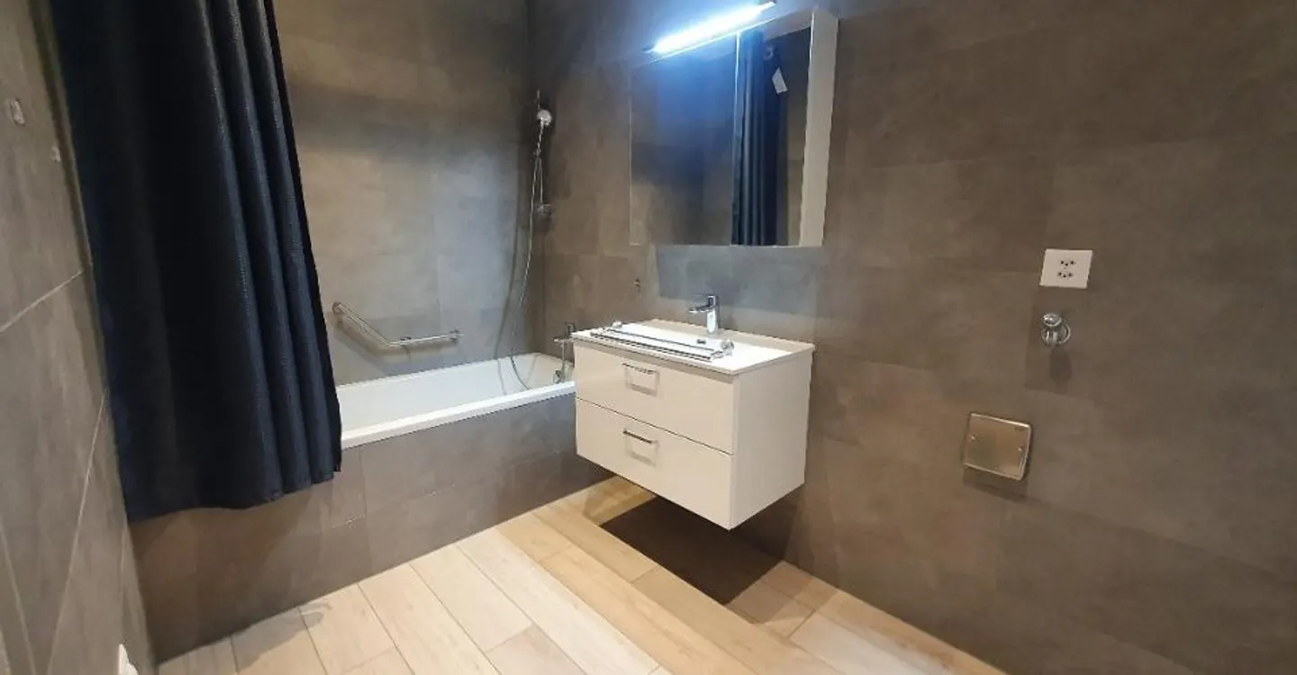 Appartement de luxe avec terrasse - Photo 7 sur 9